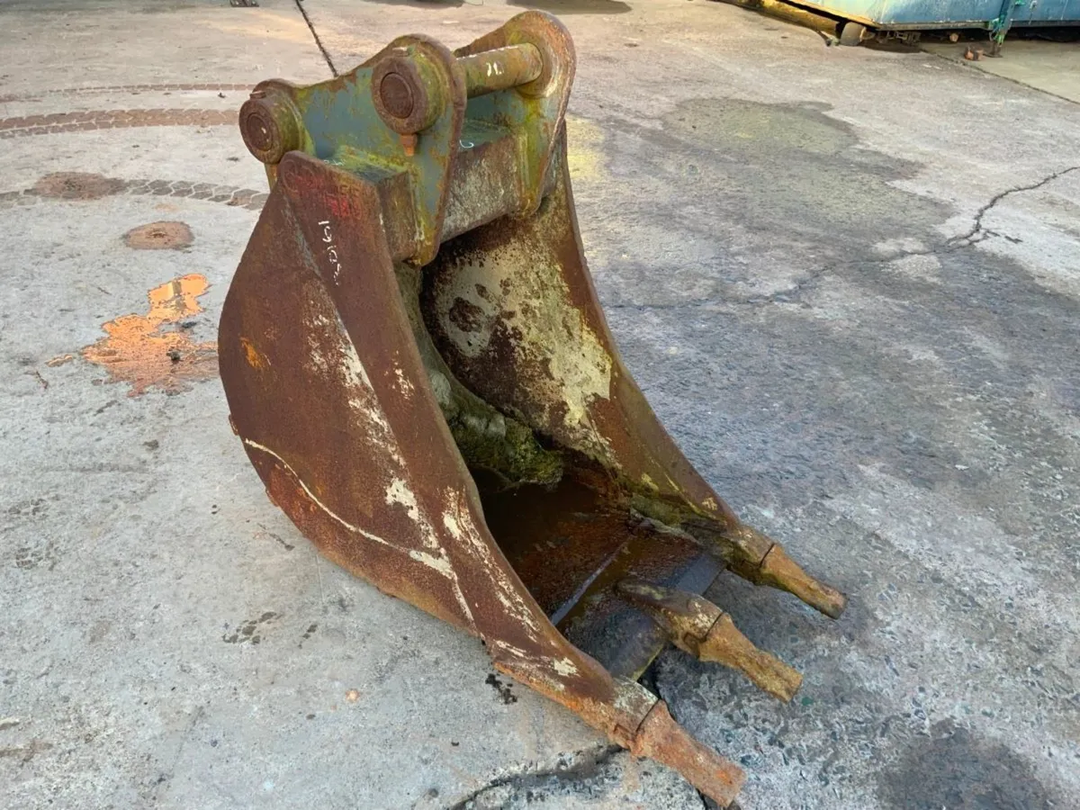 24" TOOTHED BUCKET....65mm PINS......#5/65.. - Image 1