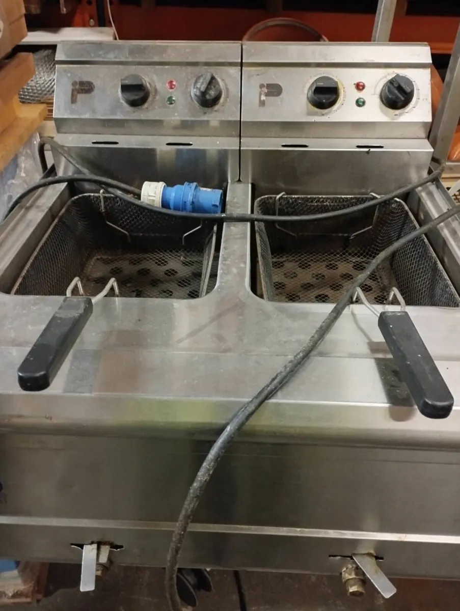 Commercial kitchen equipment - gas cookers - Image 3