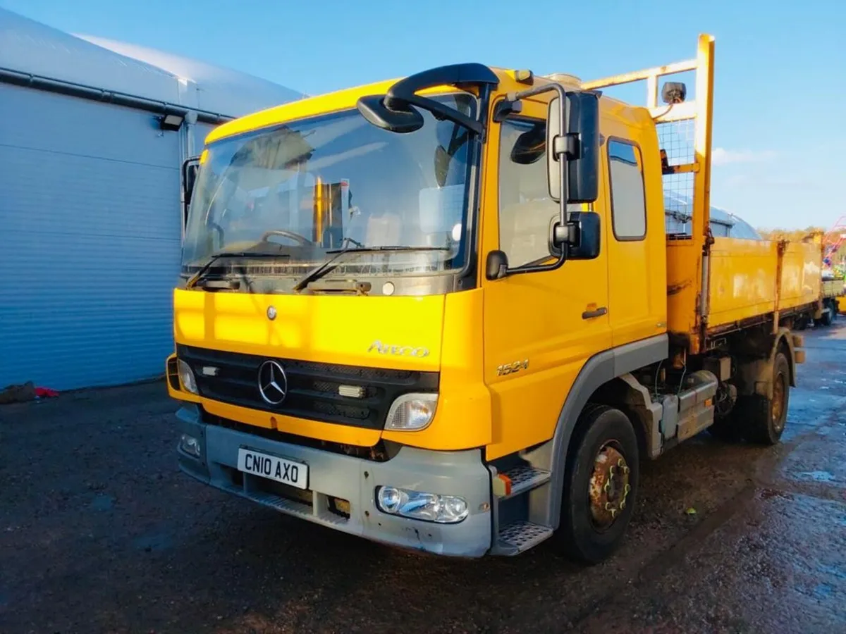 Mercedes atego 15T Crewcab/sleeper tarspec tipper - Image 1