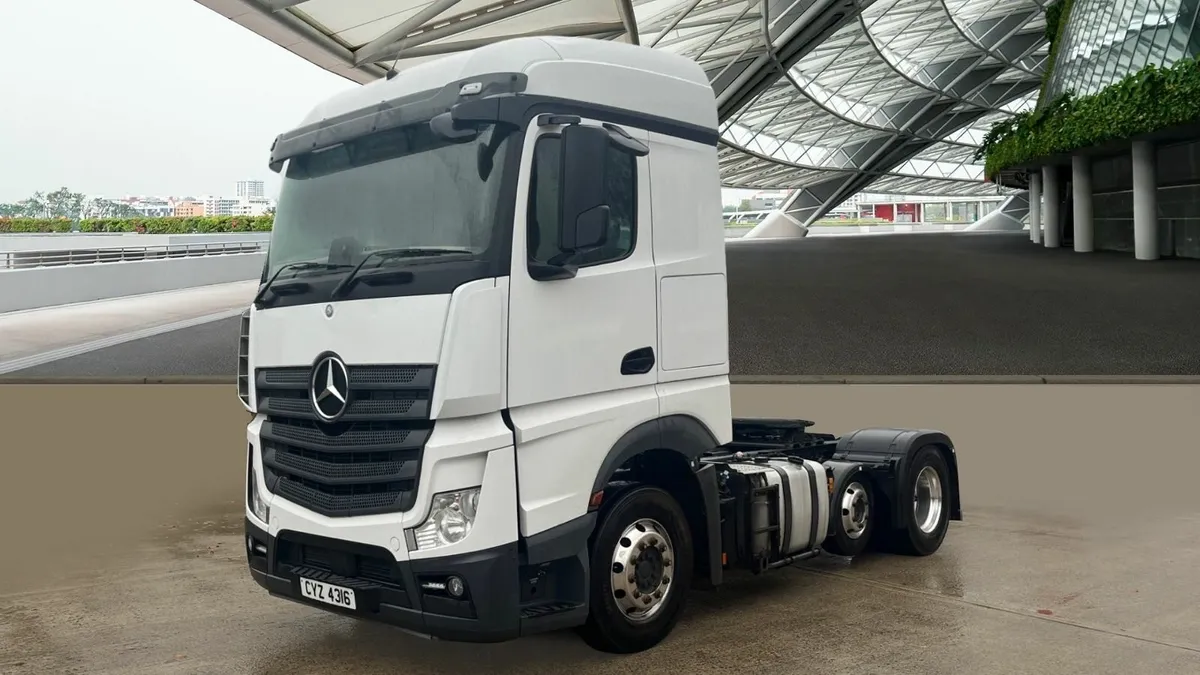 Mercedes-Benz Actros 2443LS Streamspace - Image 4