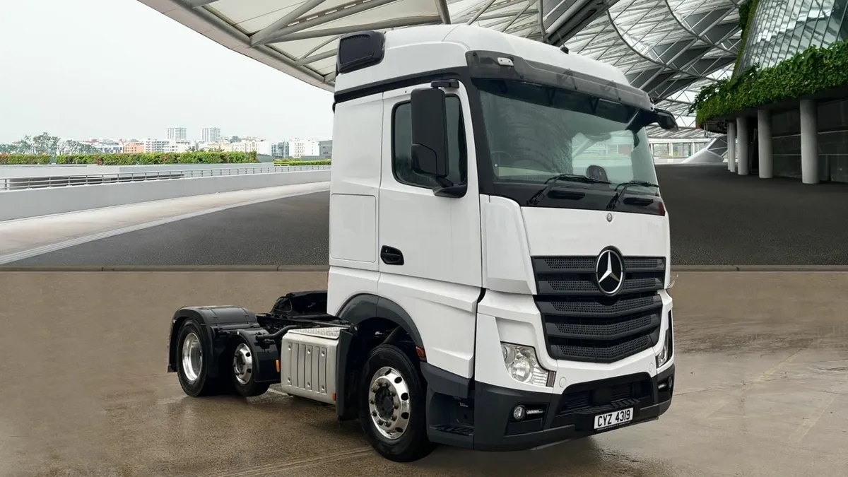 Mercedes-Benz Actros 2443LS Streamspace - Image 1