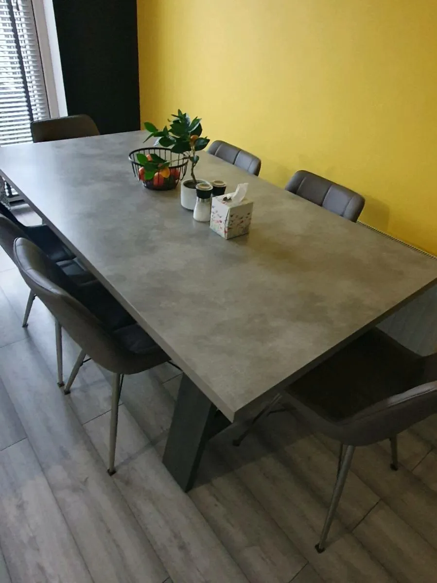 Kitchen Table - Image 1