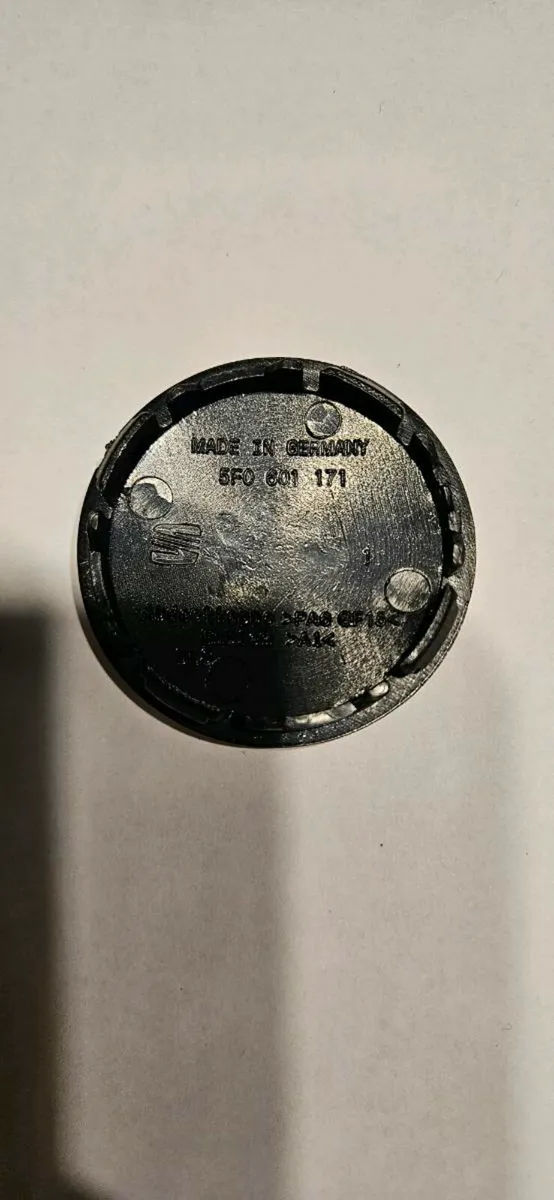 Seat 56mm Wheel Centre Caps 5F0601171 4 Caps €15 - Image 4