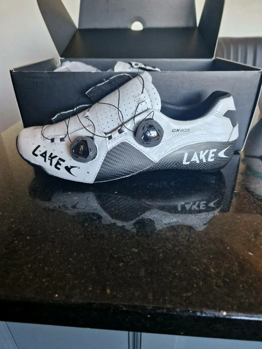 Cycling shoes - Image 1