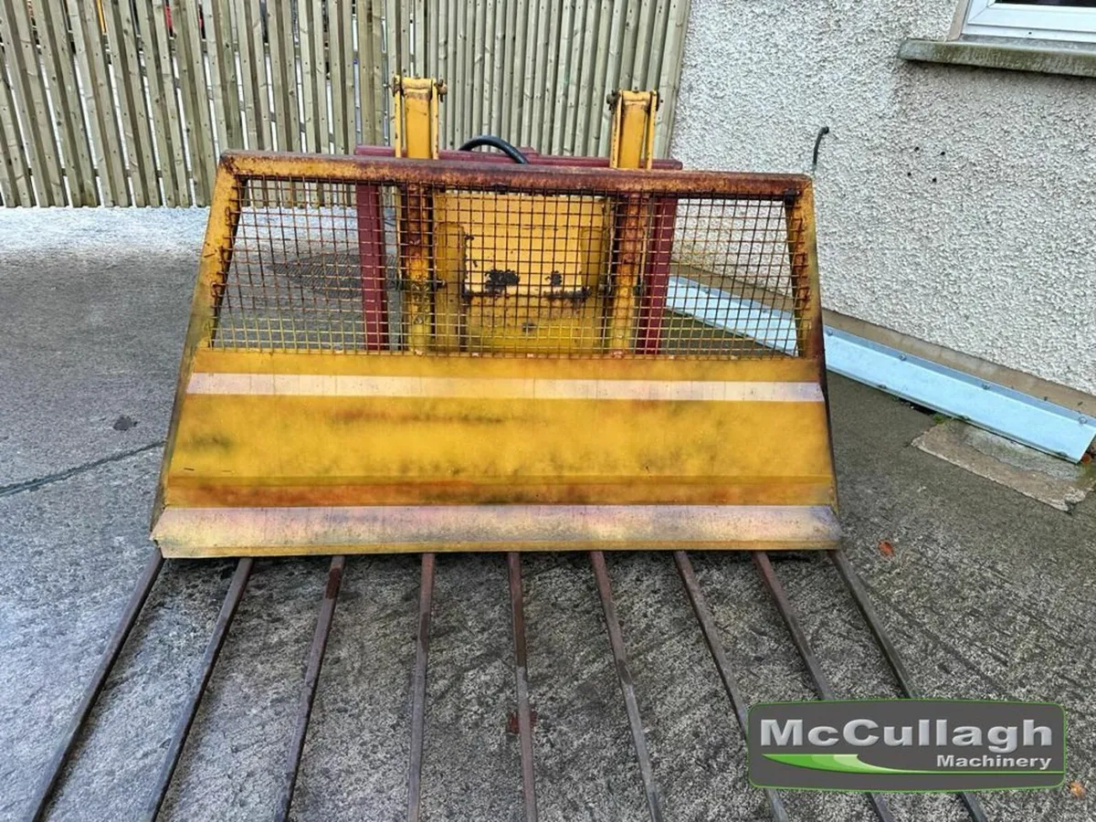 Used McKenna 9 Tine Push-off Buckrake - Image 2