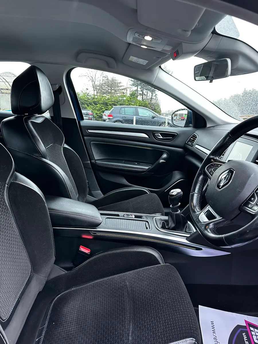 2017 Renault Megane Saloon 1.5 DCi - Image 4