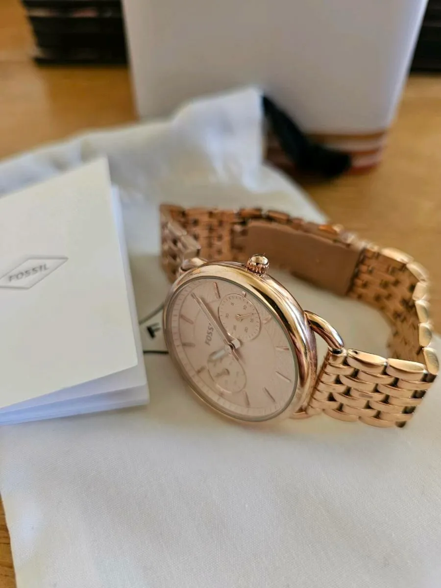 Fossil es3713 rose gold hotsell