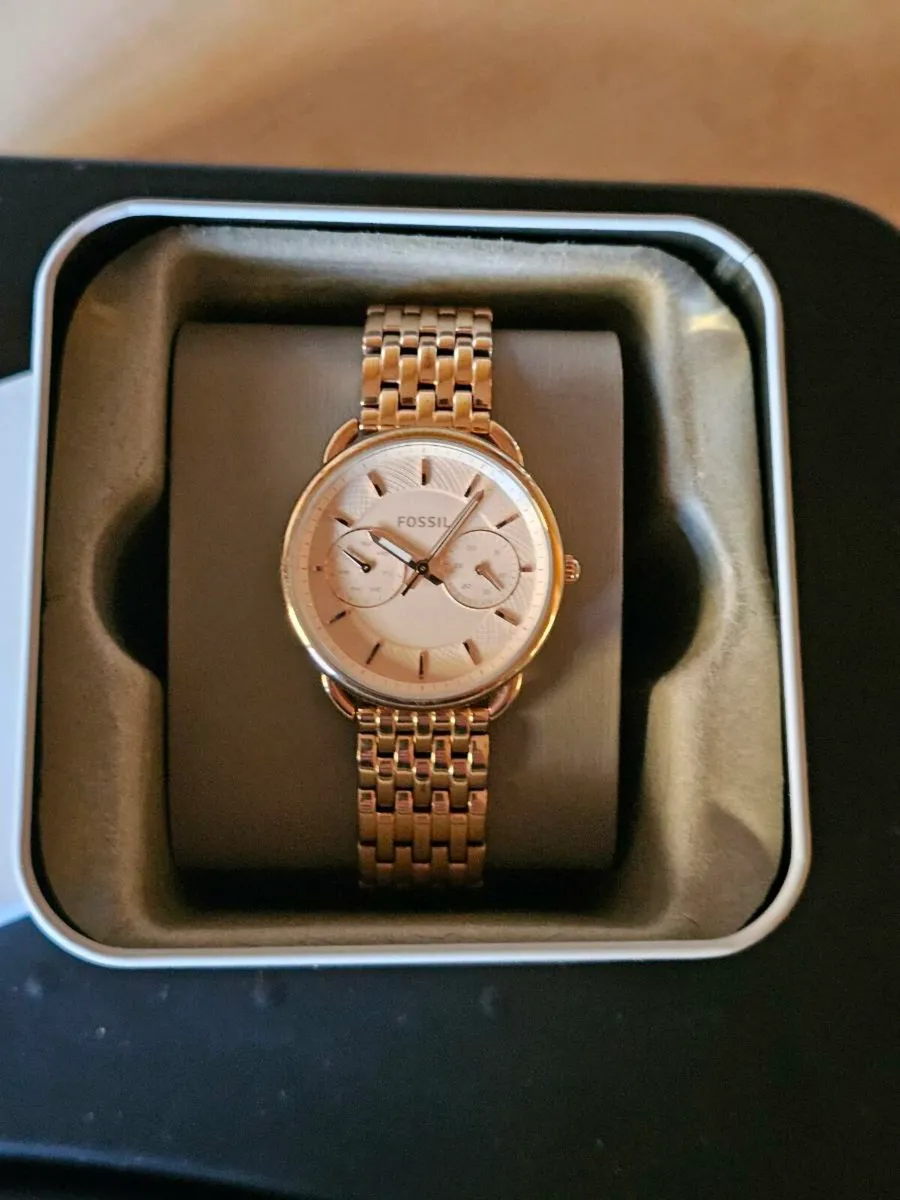 Fossil es3713 rose gold hotsell