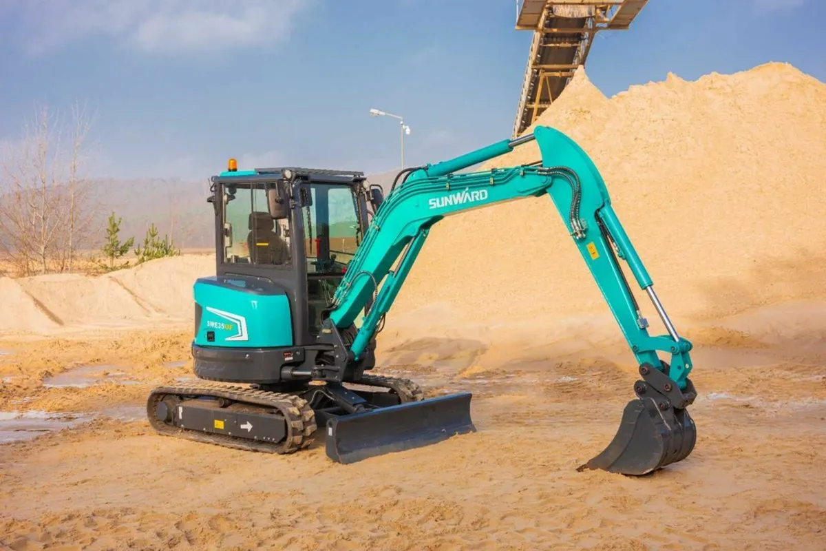 Sunward SWE 35UF Mini Excavator - Image 3