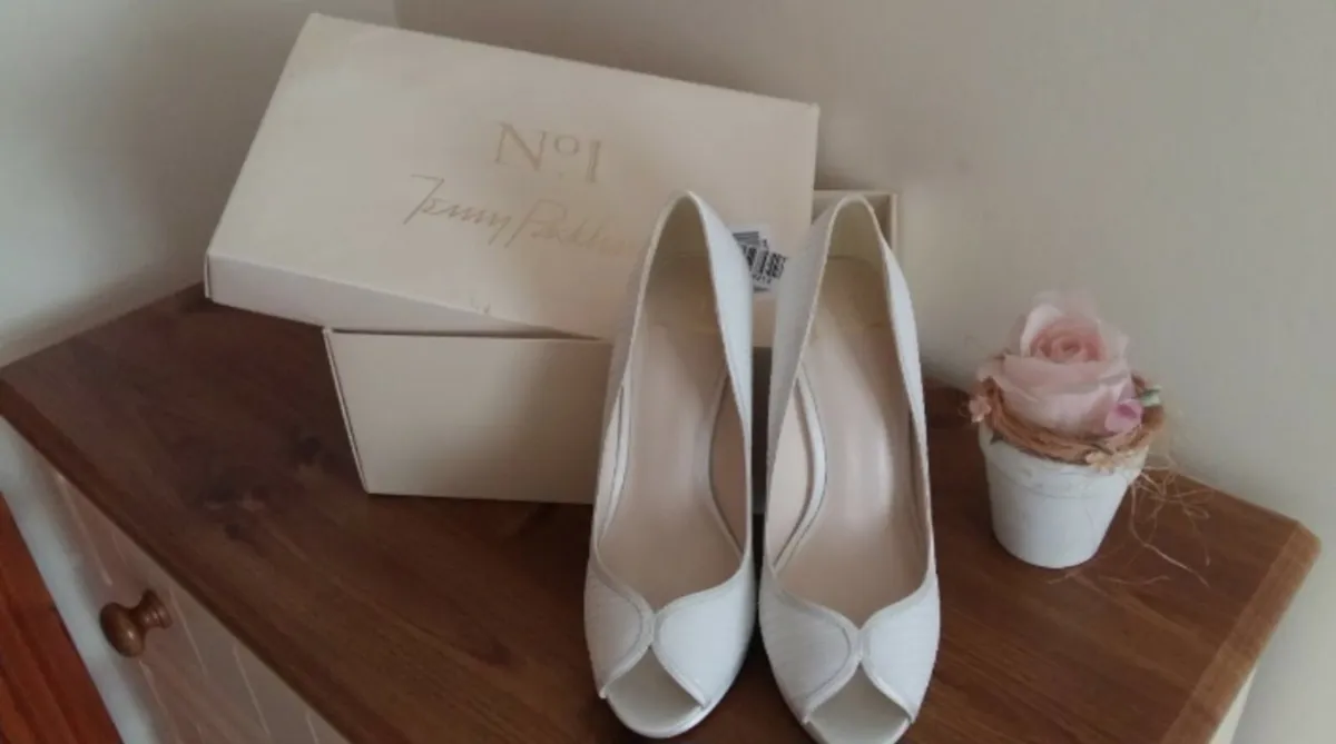 Jenny packham hot sale gold shoes