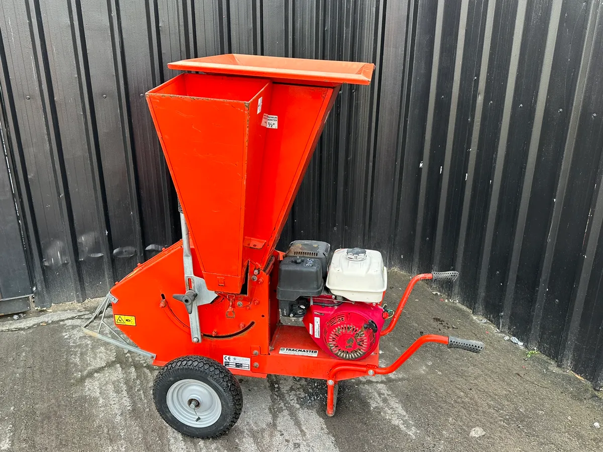 Caravggi Honda Petrol Wood Chipper - Image 3