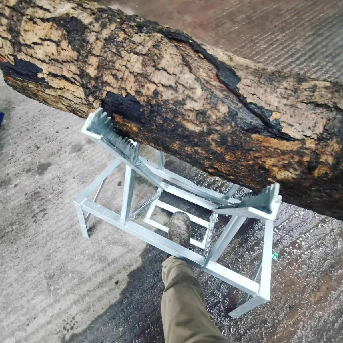 TUSK log spilters. Plus log holders - Image 4