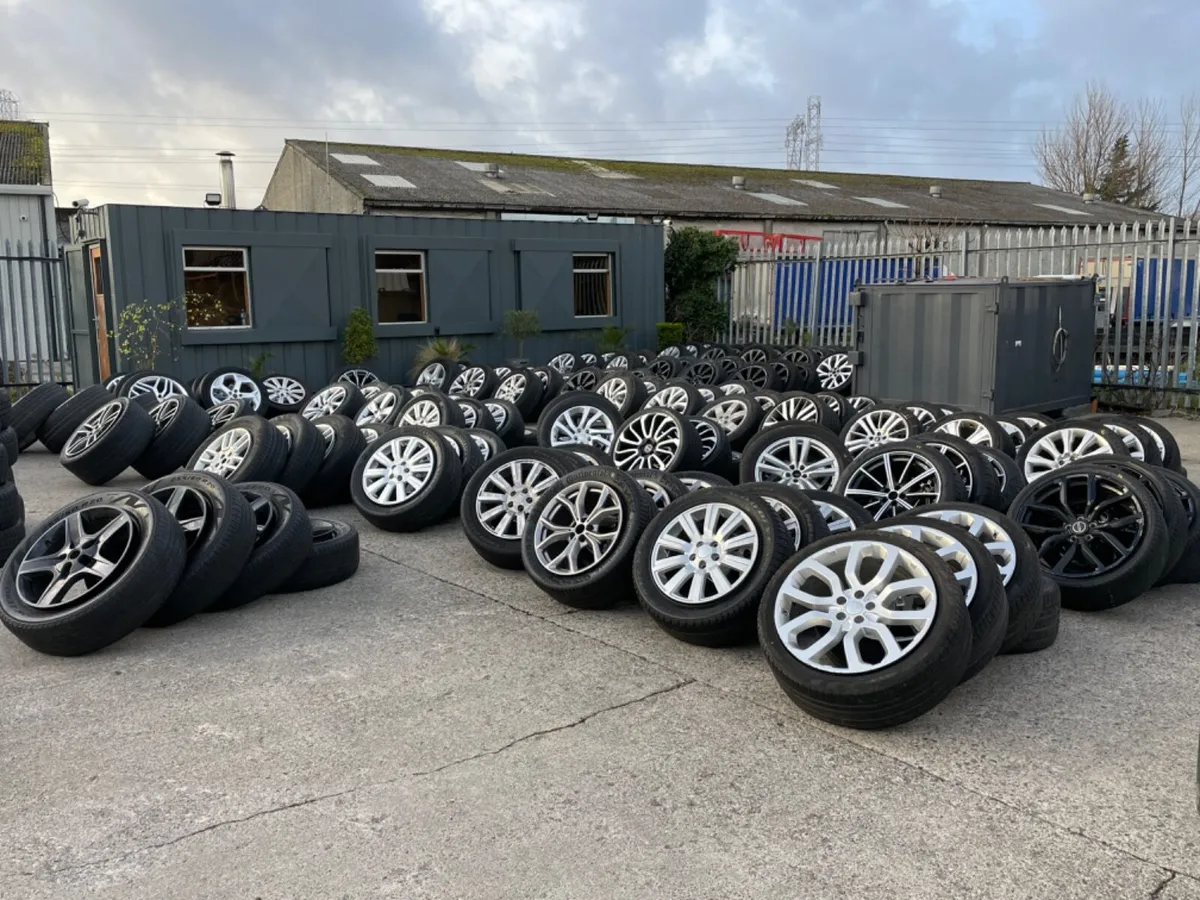 LAND ROVER DISCOVERY  ALLOYS AND TYRES