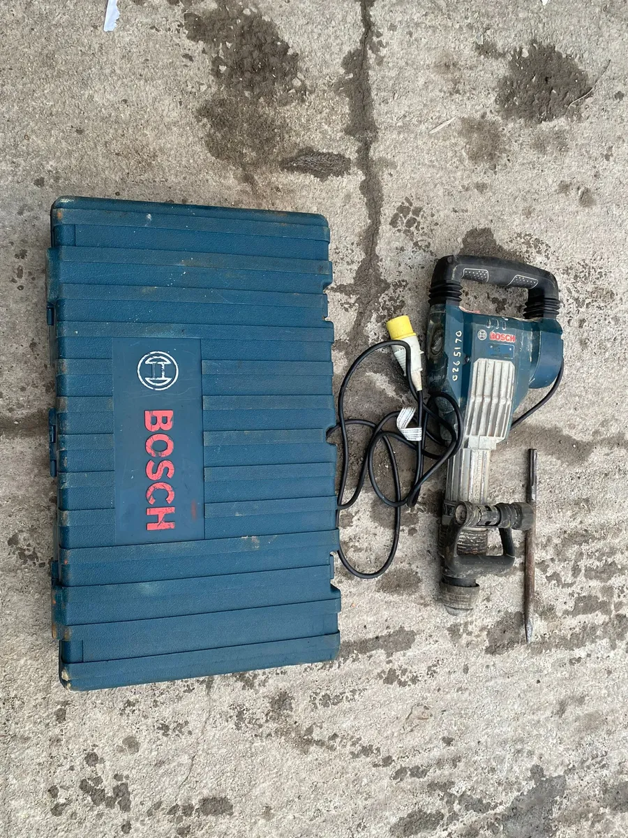 Choice of 2 Bosch GSH11VC Breakers - Image 3