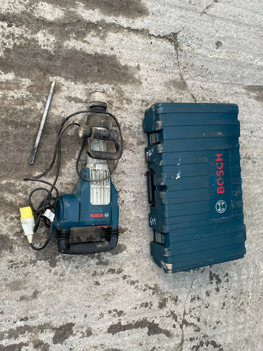 Choice of 2 Bosch GSH11VC Breakers - Image 4