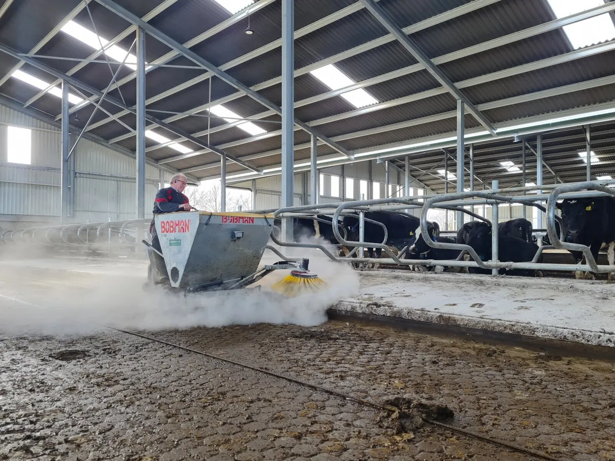Bobman Super Cubicle Bedding Machine - Image 3