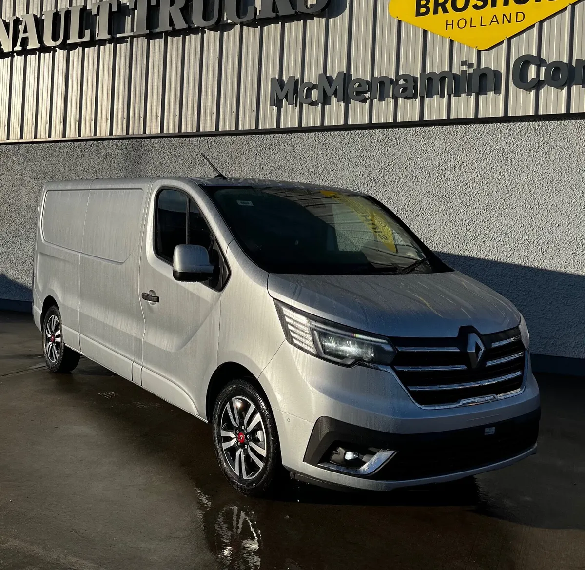 Renault trafic best sale new model 2020