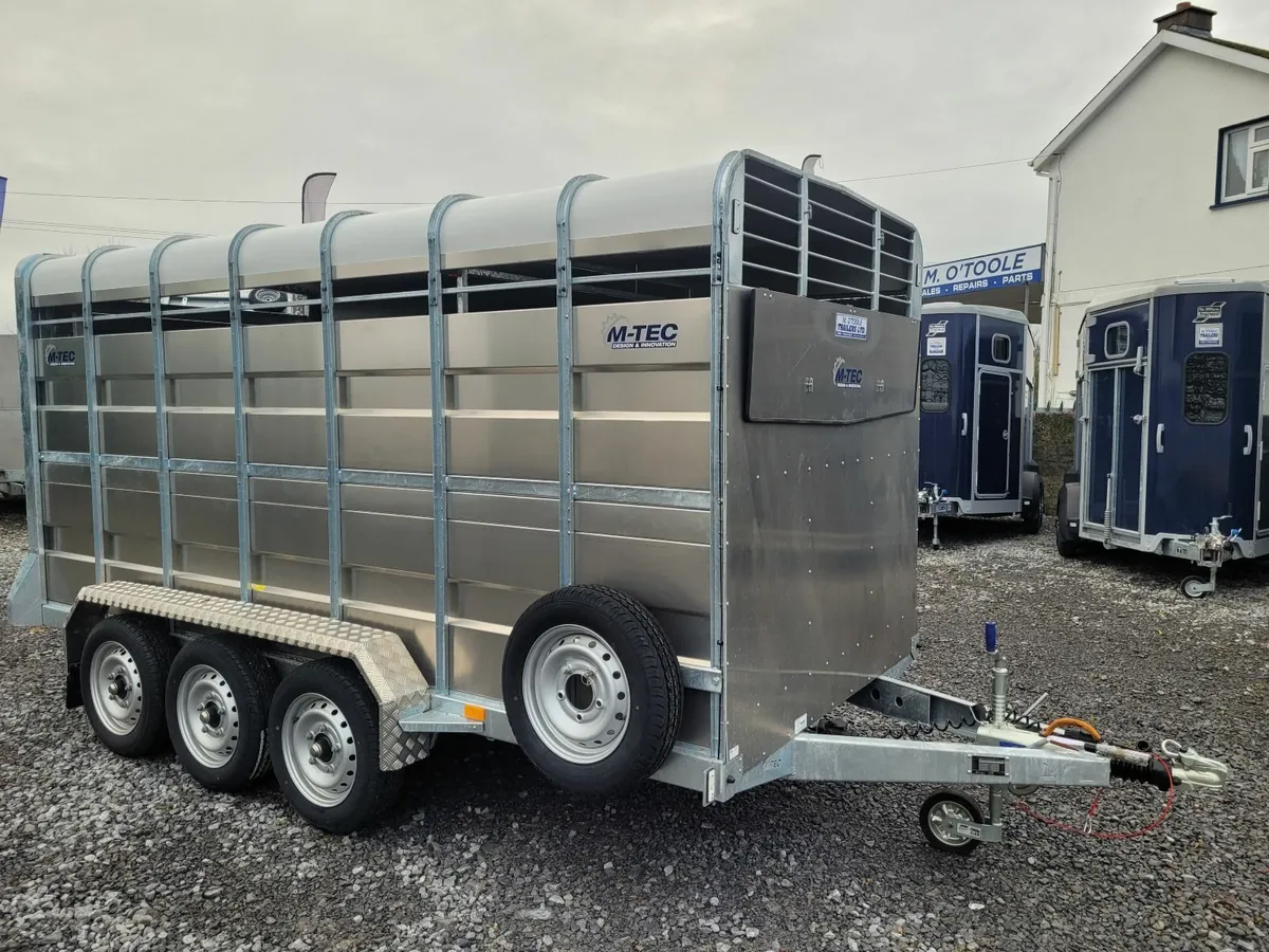 M-TEC  14' x 6' TRI AXLE CATTLE TRAILER - Image 1