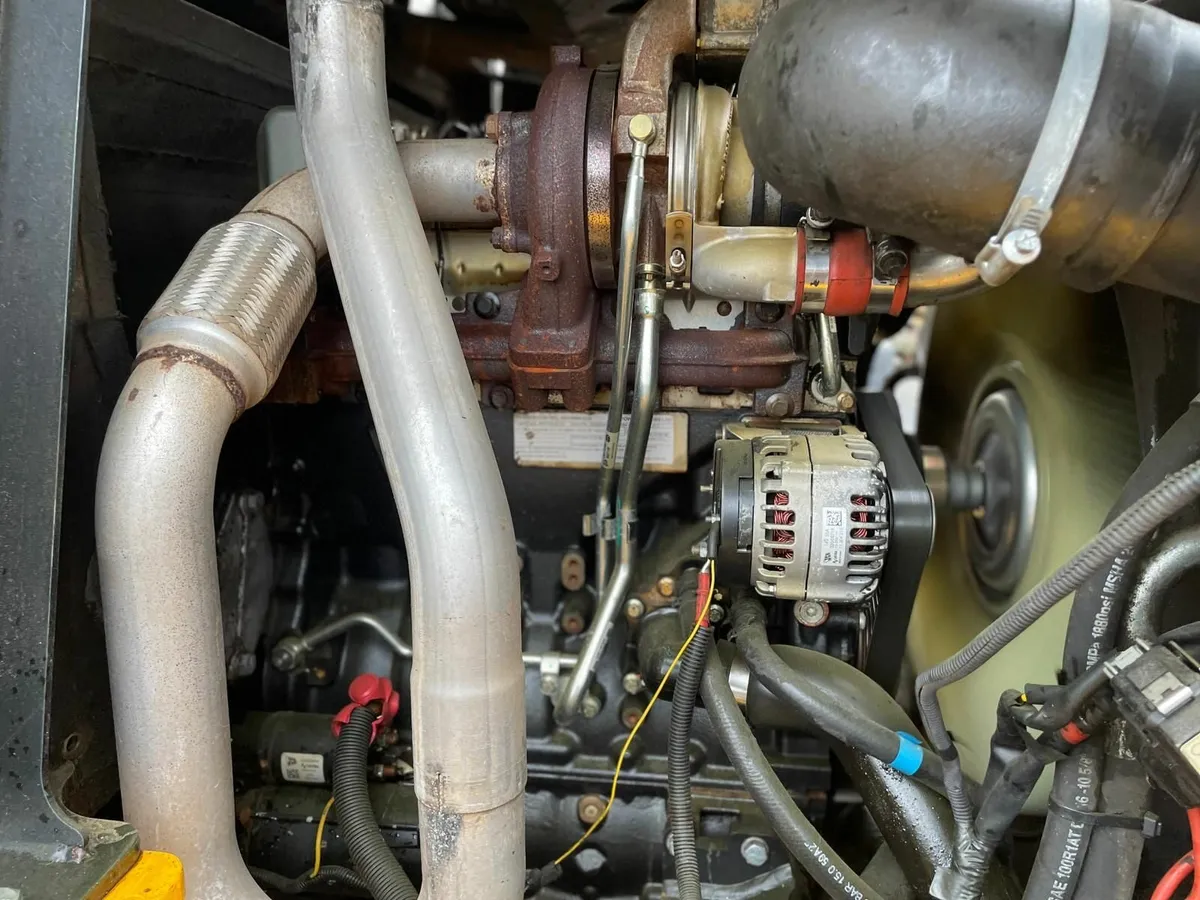 jcb 320 - Image 2