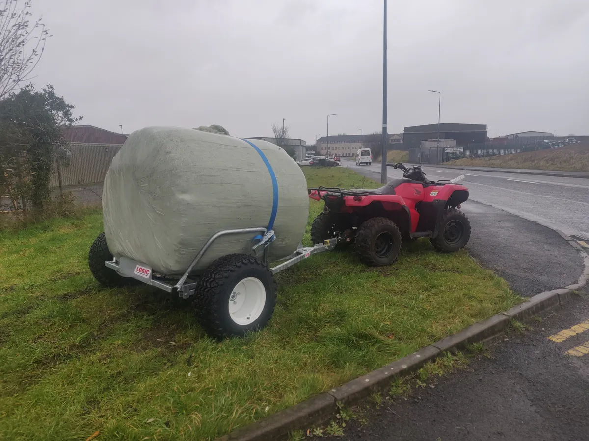 Logic Round Bale trailer