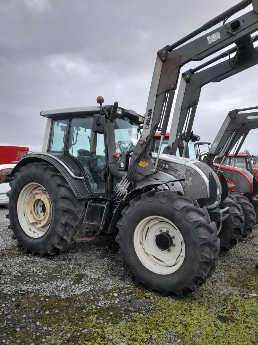 2009 Valtra N121