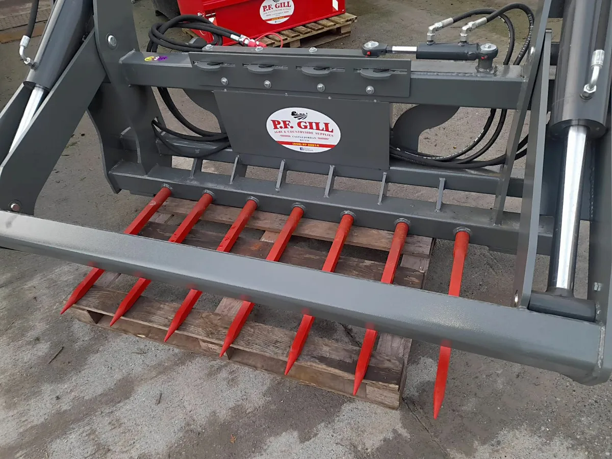 NEW STEKRO BALE SHEAR - SLICER. NEW MODEL . - Image 2