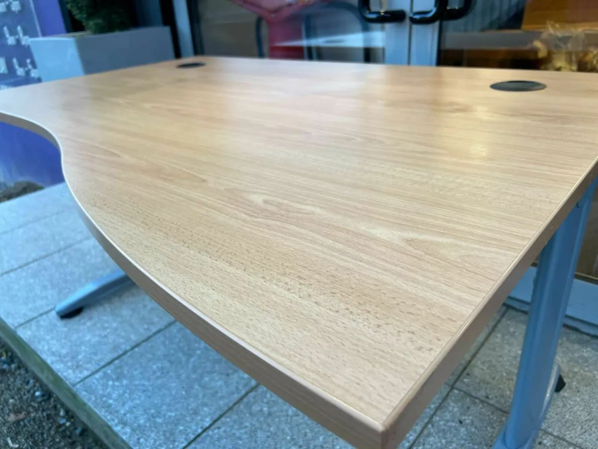 1400 RH or LH office desks for sale in Co. Tyrone for £85 on DoneDeal