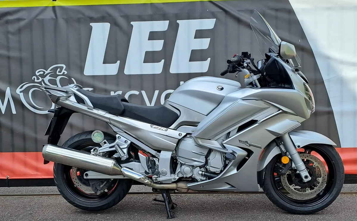 2018 YAMAHA FJR 1300 1 OWNER - Image 1