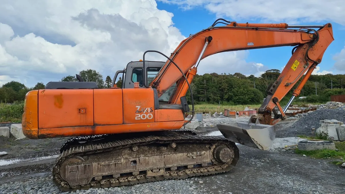 2003 HITACHI ZX200-1