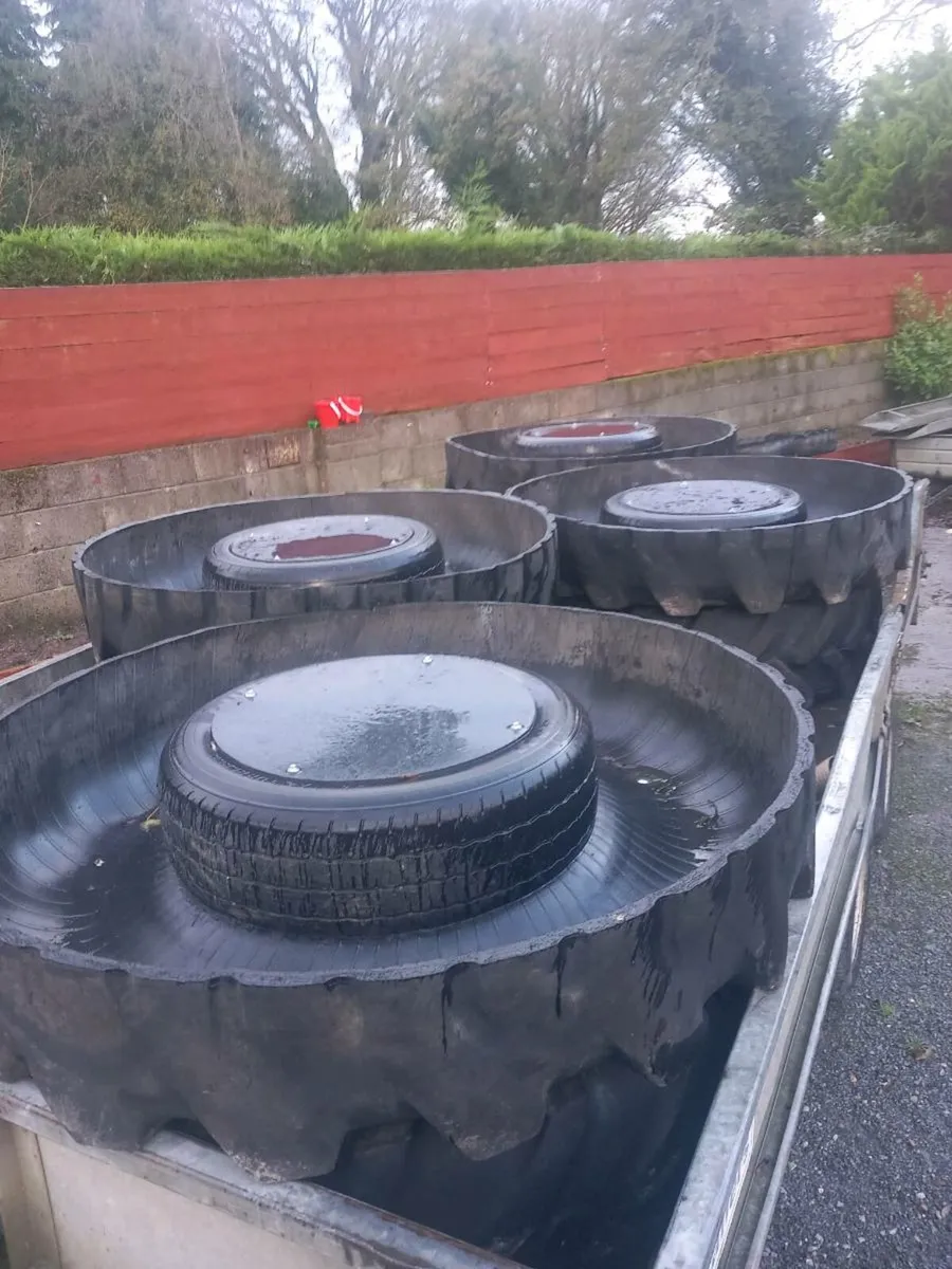 Cattle/ horse / Fully Rubber feeding troughs - Image 1