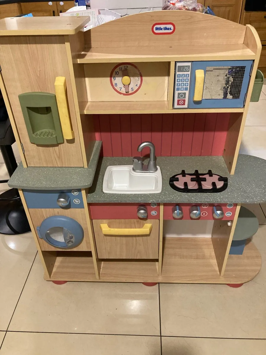 Little tikes premium wooden kitchen hot sale