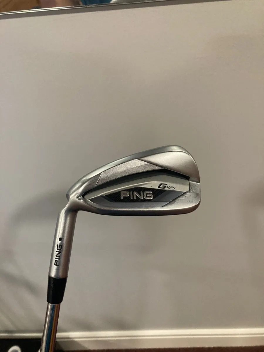 Left hand Ping G425 irons 5-PW