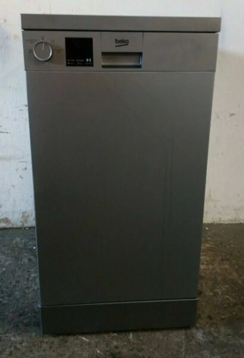 Refurbished store slimline dishwasher