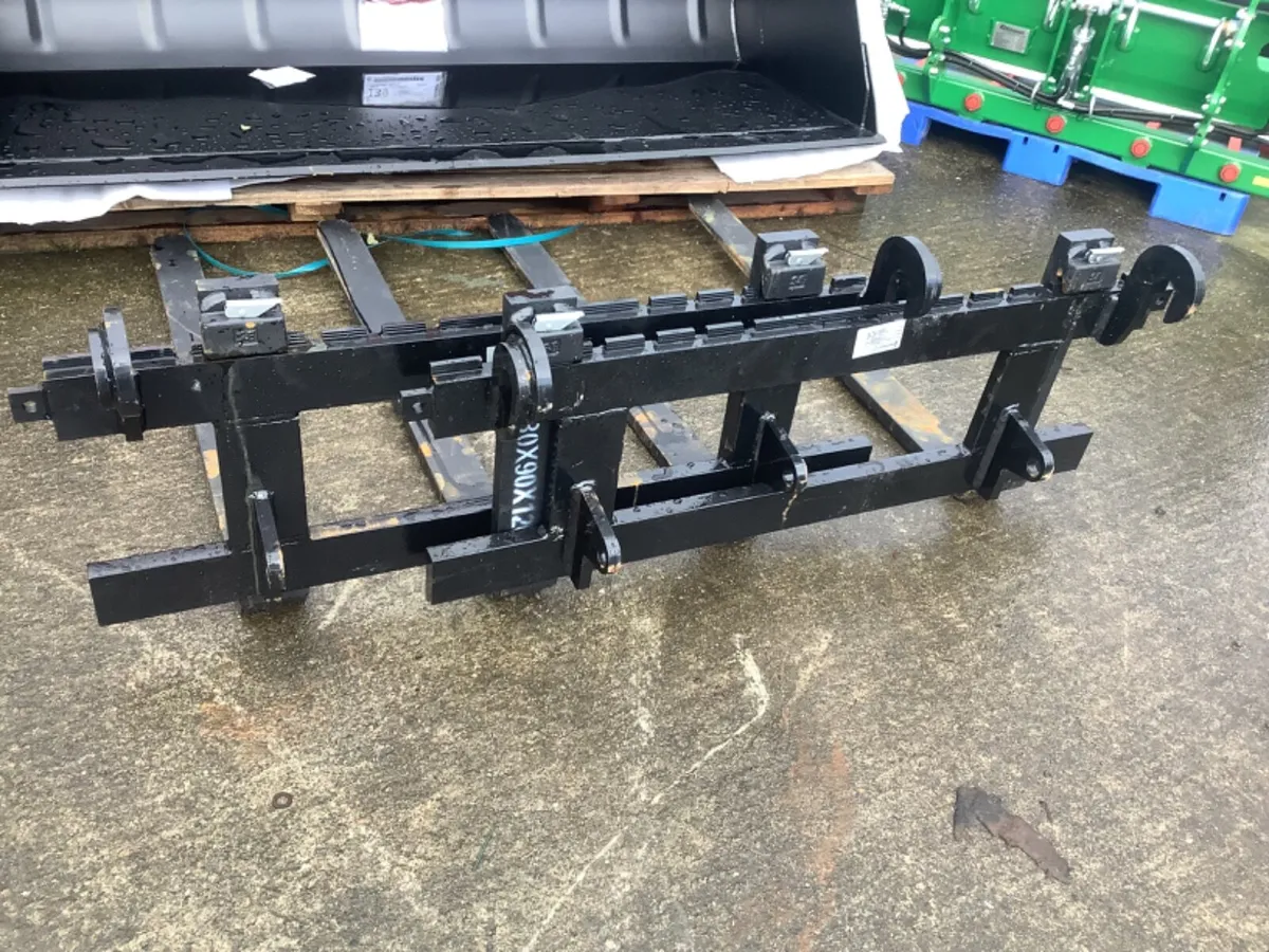 Pallet forks with euro brackets