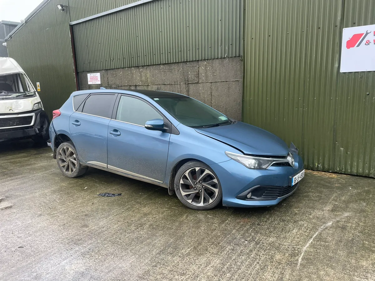 161 Toyota auris 1.2t design 114bhp dismantling