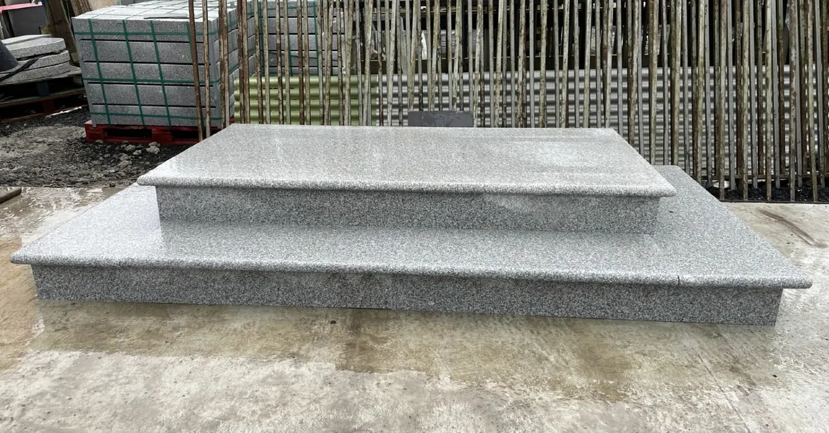 2 Tier Granite Step with Landing Pad (NEW) - Image 1