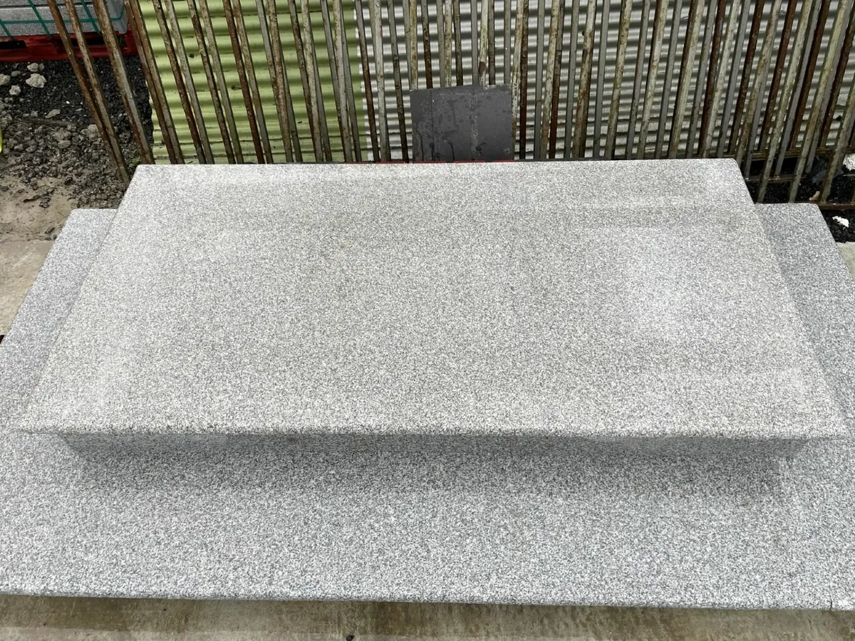 2 Tier Granite Step with Landing Pad (NEW) - Image 2