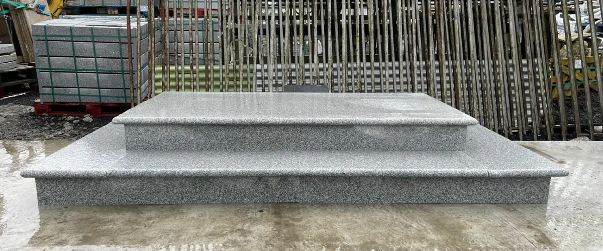 2 Tier Granite Step with Landing Pad (NEW) - Image 4