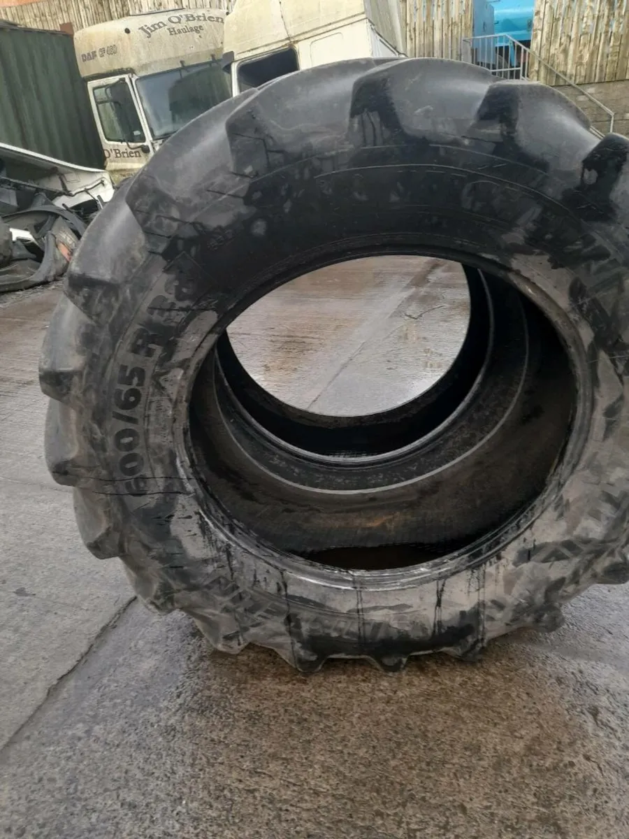 Tyres Pair of Michelin 600/65r38 - Image 2