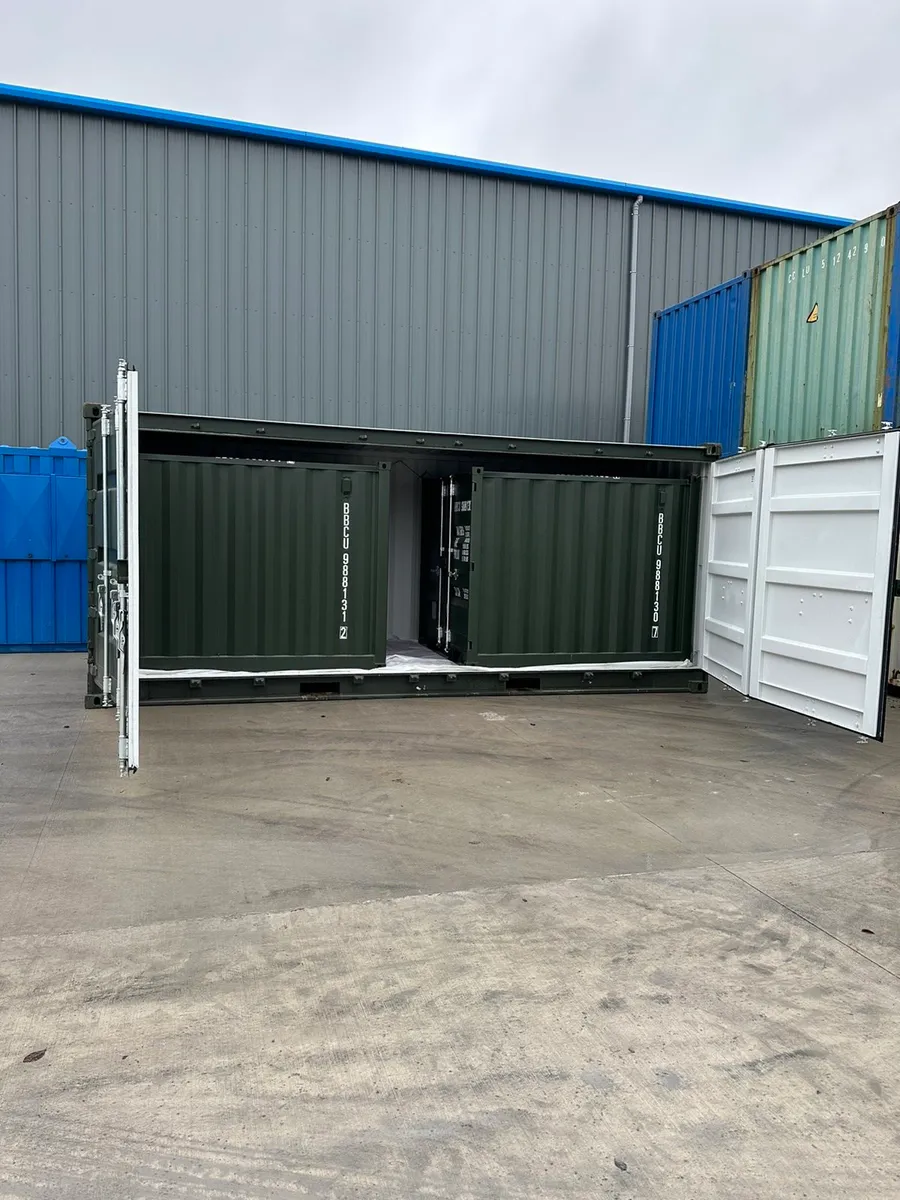 Roller door containers - Image 1