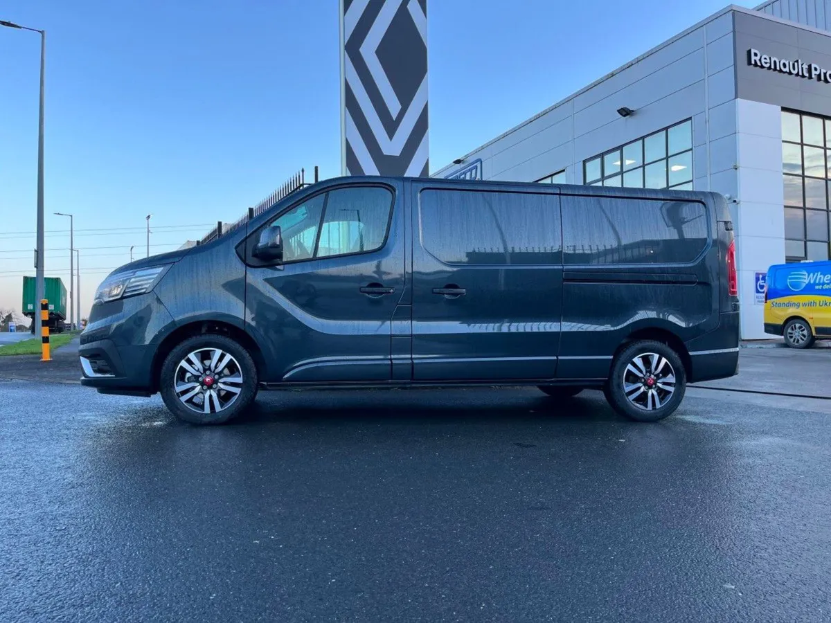 Renault Trafic Auto Extra Sport Avaiable FOR July - Image 2