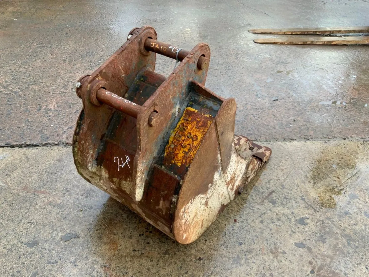 24" DIGGING BUCKET...45mm PINS..JCB 3CX....131mh - Image 4