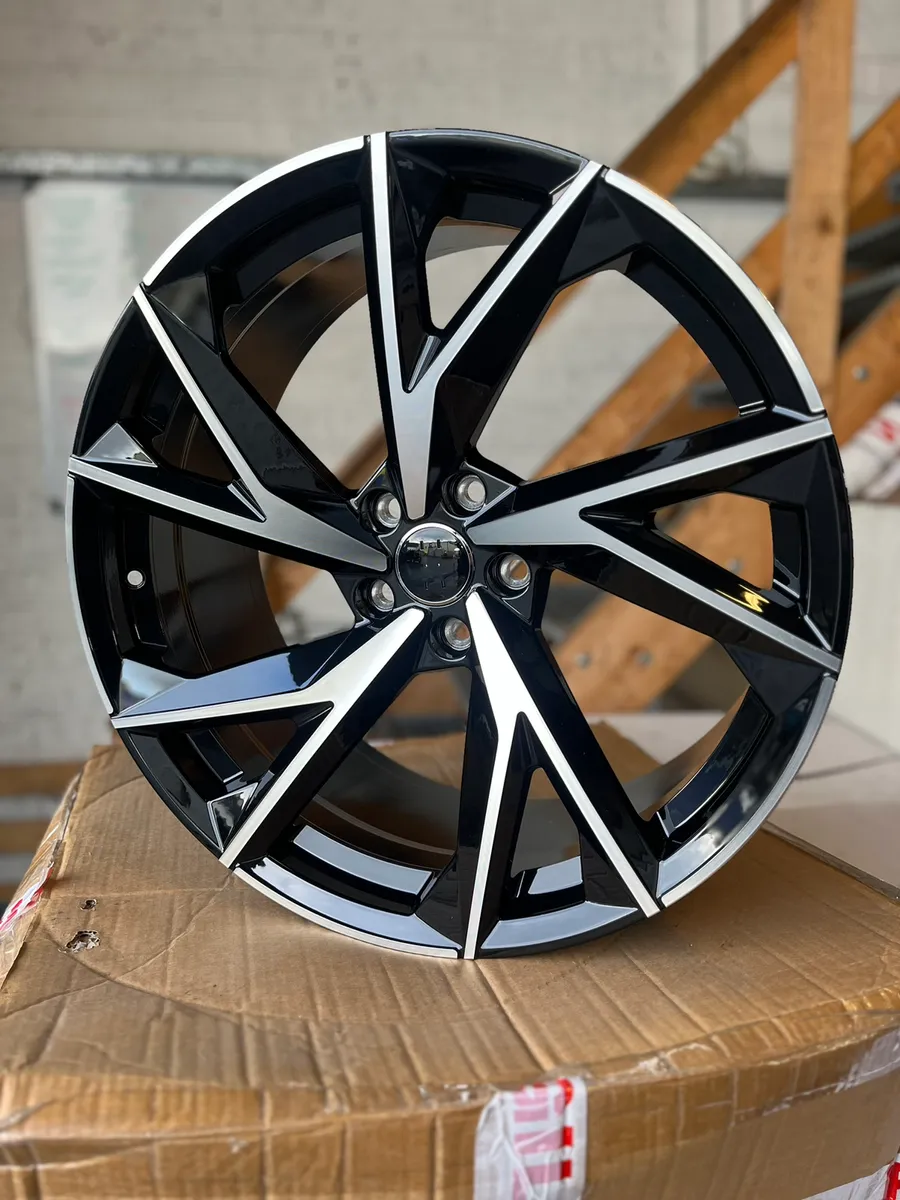 Audi style alloy wheels and tyres