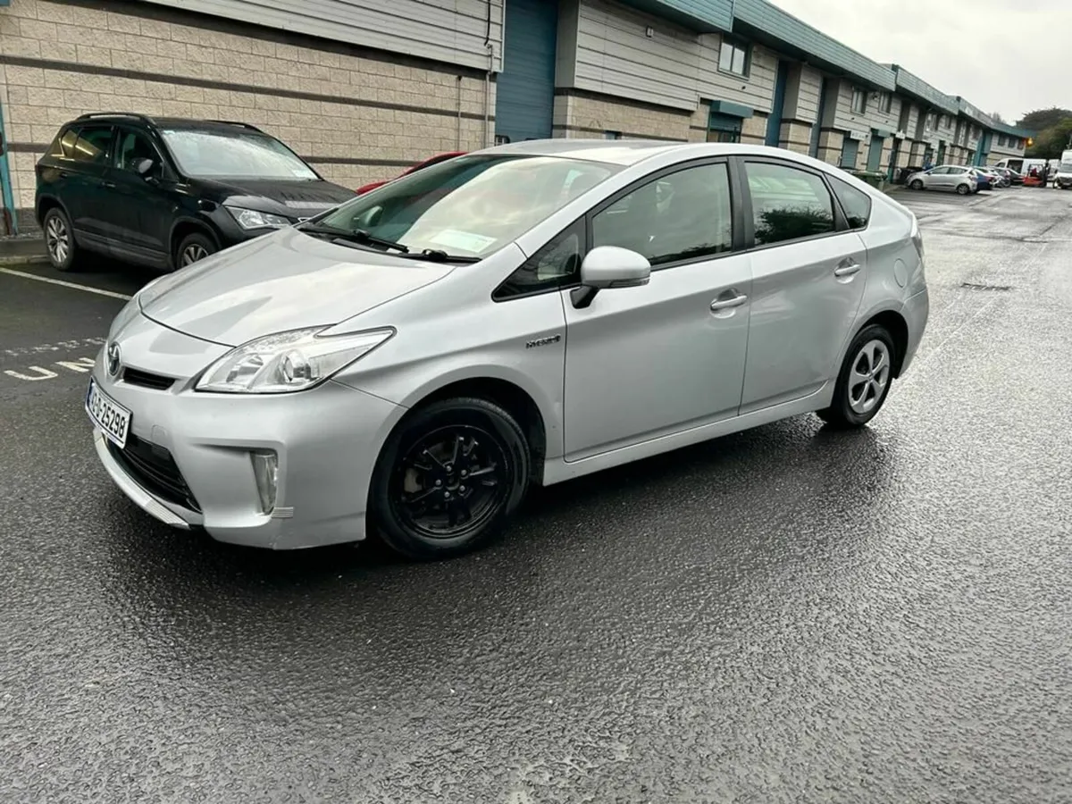 Toyota Prius / 2014 / 1.8 Petrol Hybrid / Auto