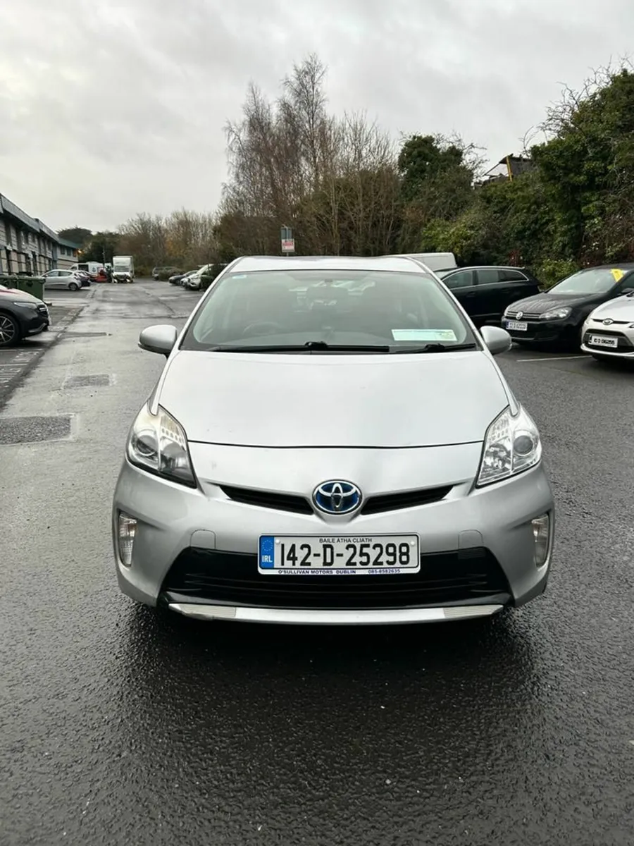 Toyota Prius / 2014 / 1.8 Petrol Hybrid / Auto - Image 2