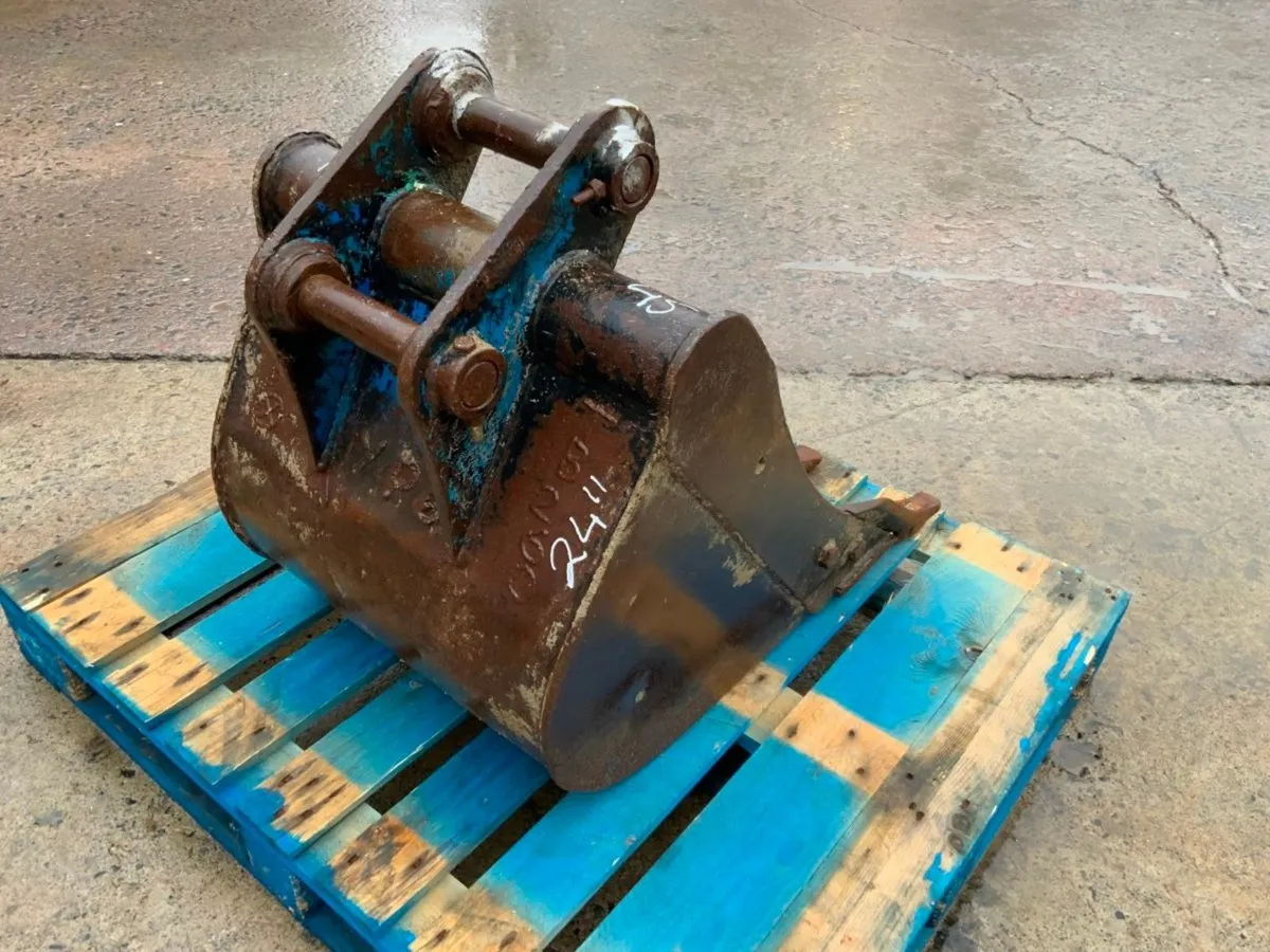 24" DIGGING BUCKET....45mm PINS........260mh - Image 3