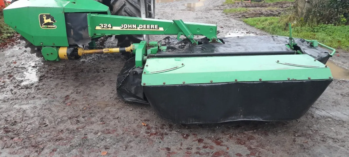 John Deere 324 eight foot conditioner mower - Image 1