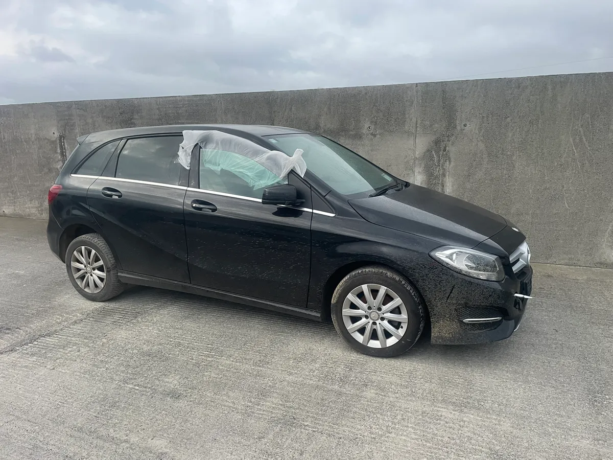 172 Mercedes b-class 180d for dismantling