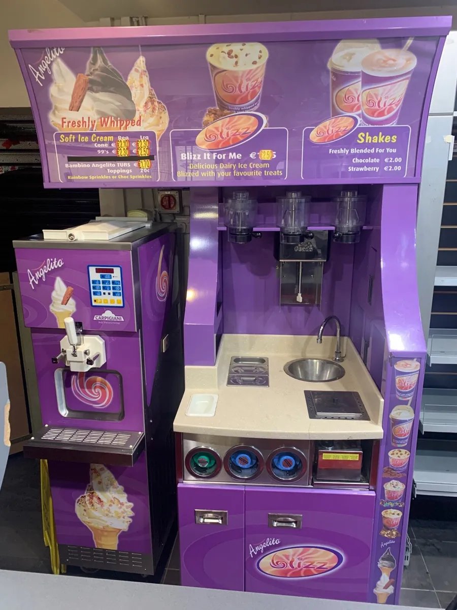 Carpigiani ice cream machine and blizz unit