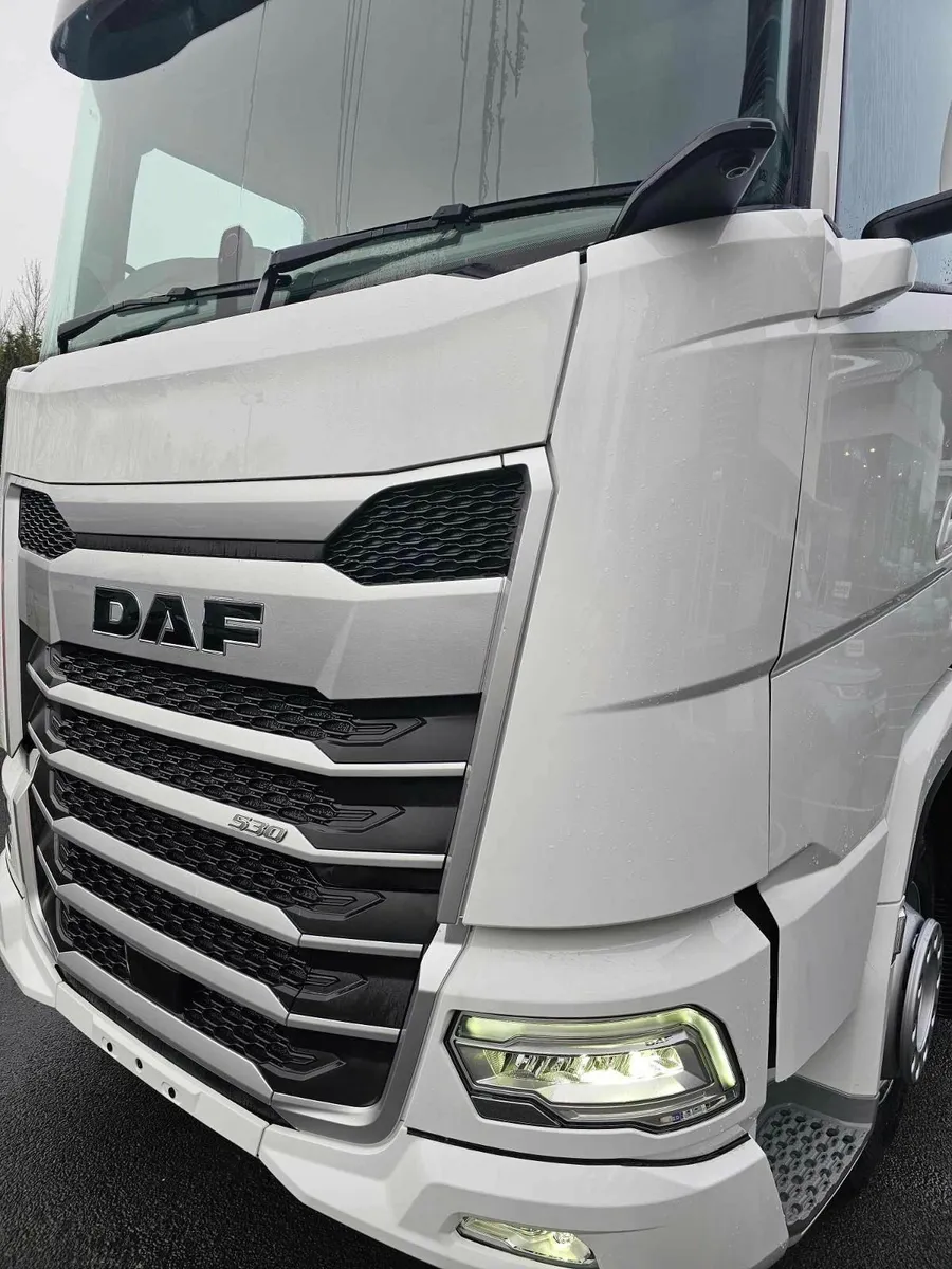 Unregistered Brand New DAF XG 530 FTP 6x2 - Image 4